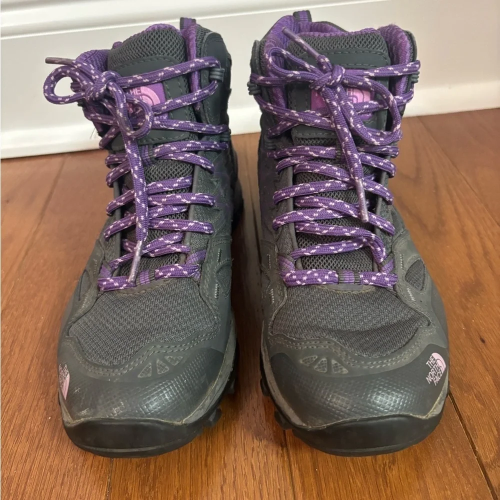 The North Face Women’s Hedgehog Fastpack Mid GTX Waterproof Hiking Boots Size 6